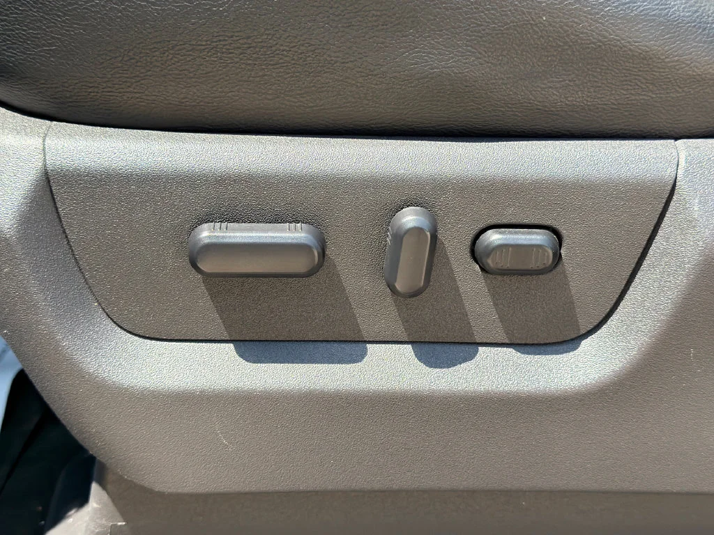 Used 2016 Black Ford Lariat image 20