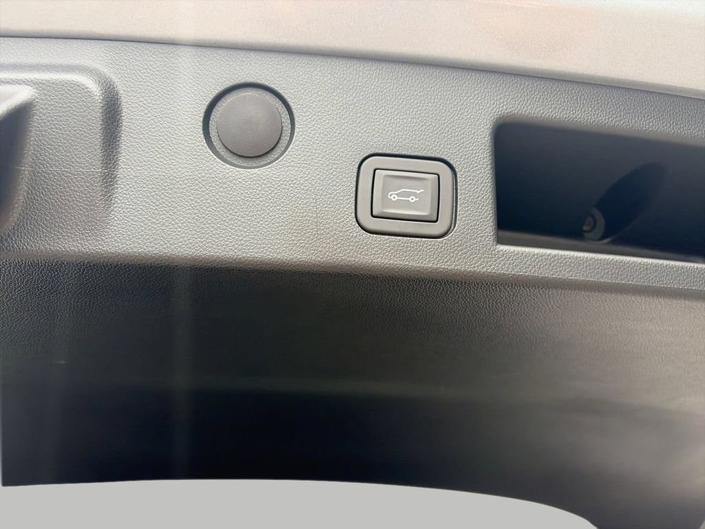 Used 2025 Gray Chevrolet RS image 8