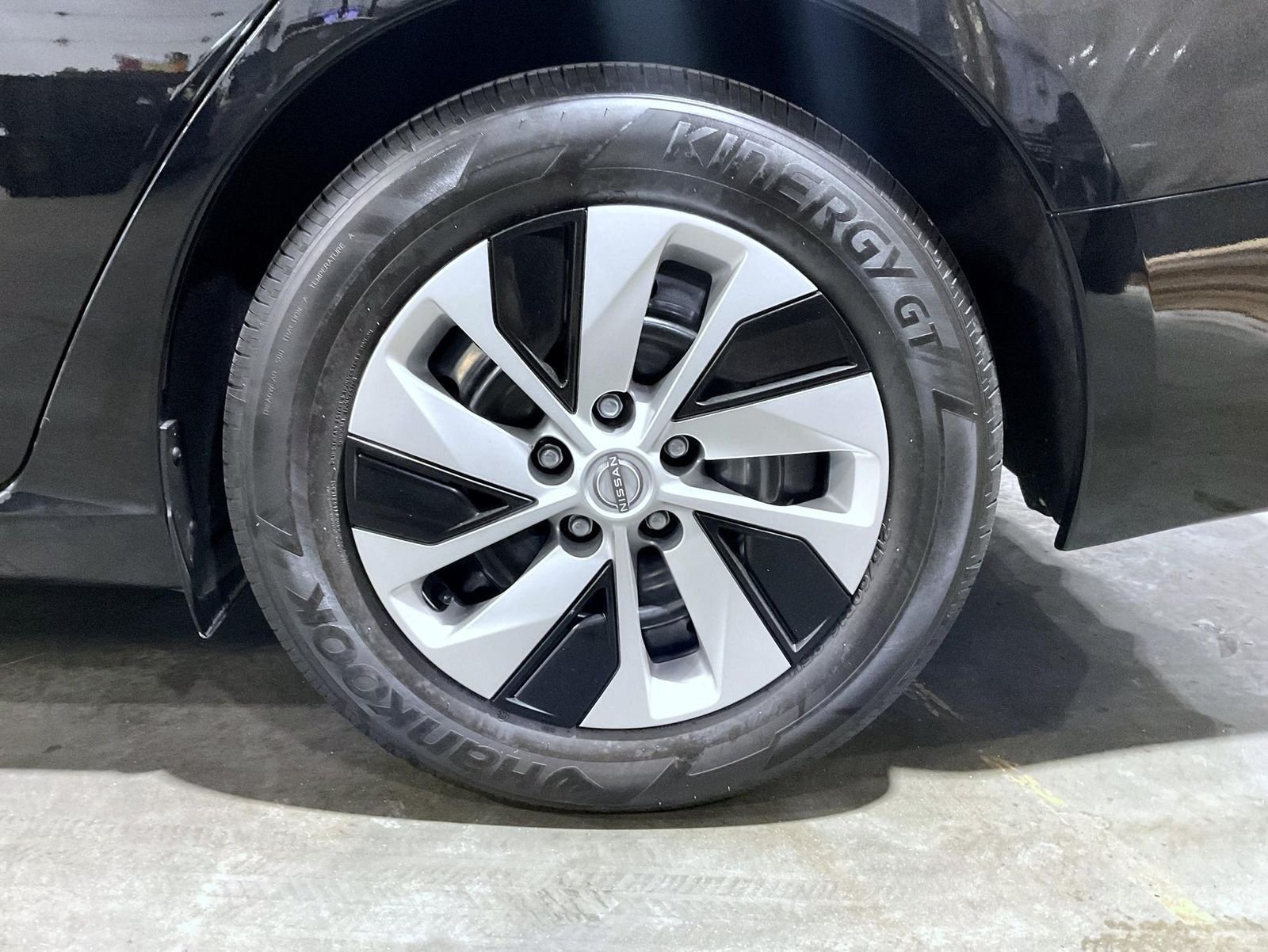 Used 2025 Black Nissan 2.5 S image 22