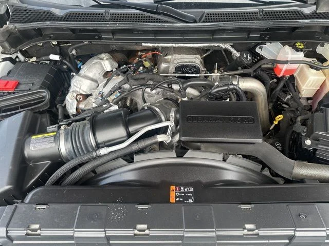 Used 2024 White GMC AT4 image 22