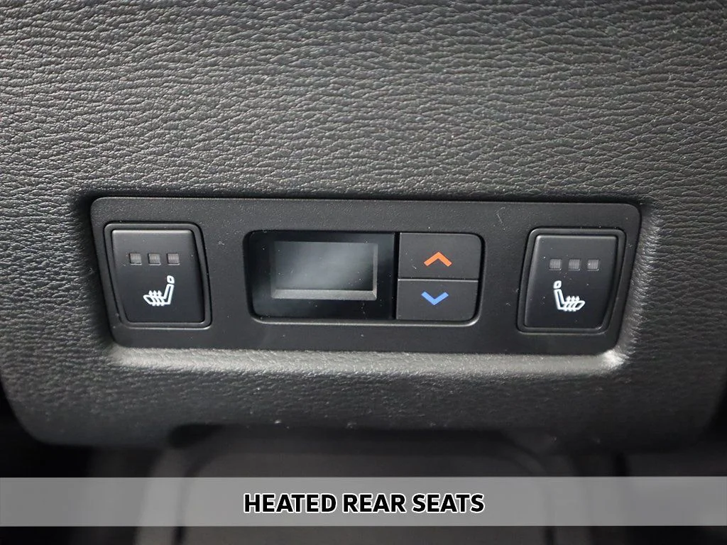 2025 Mitsubishi Outlander Plug-in Hybrid Platinum Edition - Photo 11