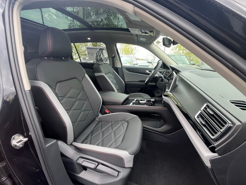New 2026 Black Volkswagen 2.0T Peak Edition image 12