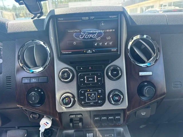 Used 2015 White Platinum Tri-Coat Metallic Ford Lariat image 13