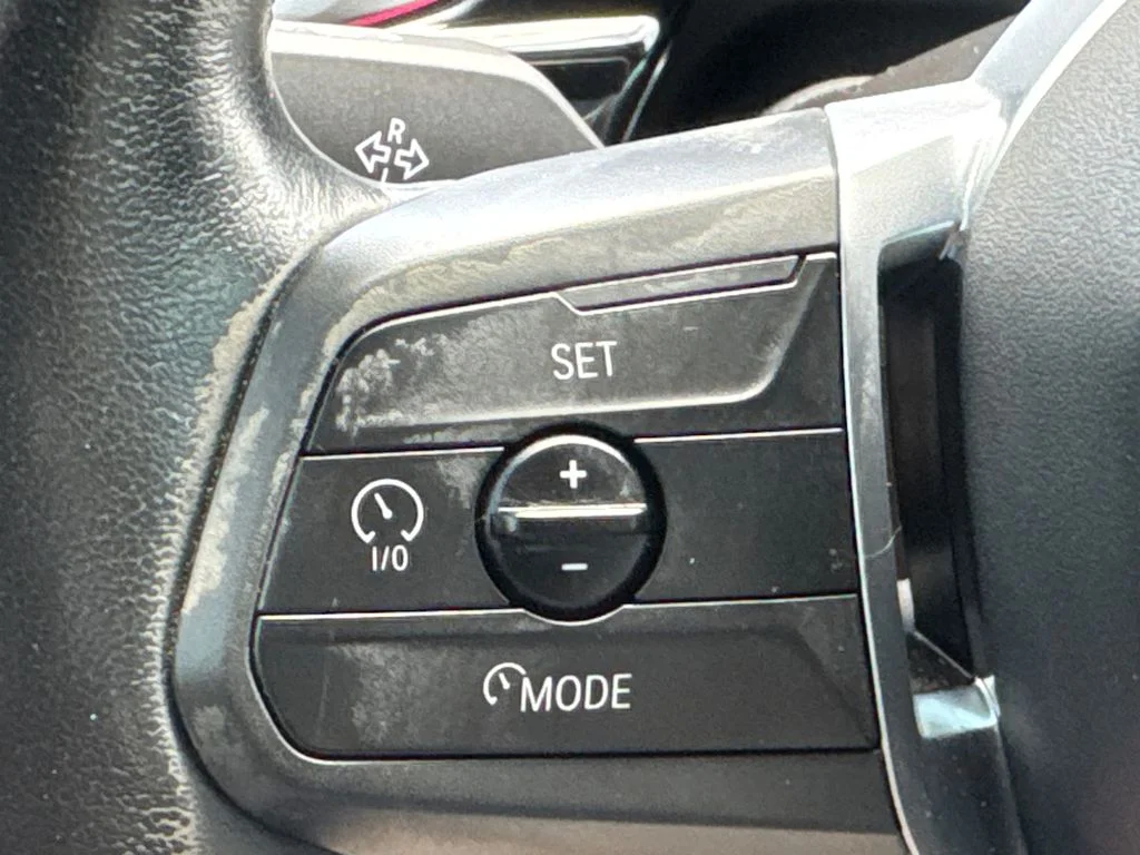 Used 2023 White BMW xDrive28i image 25