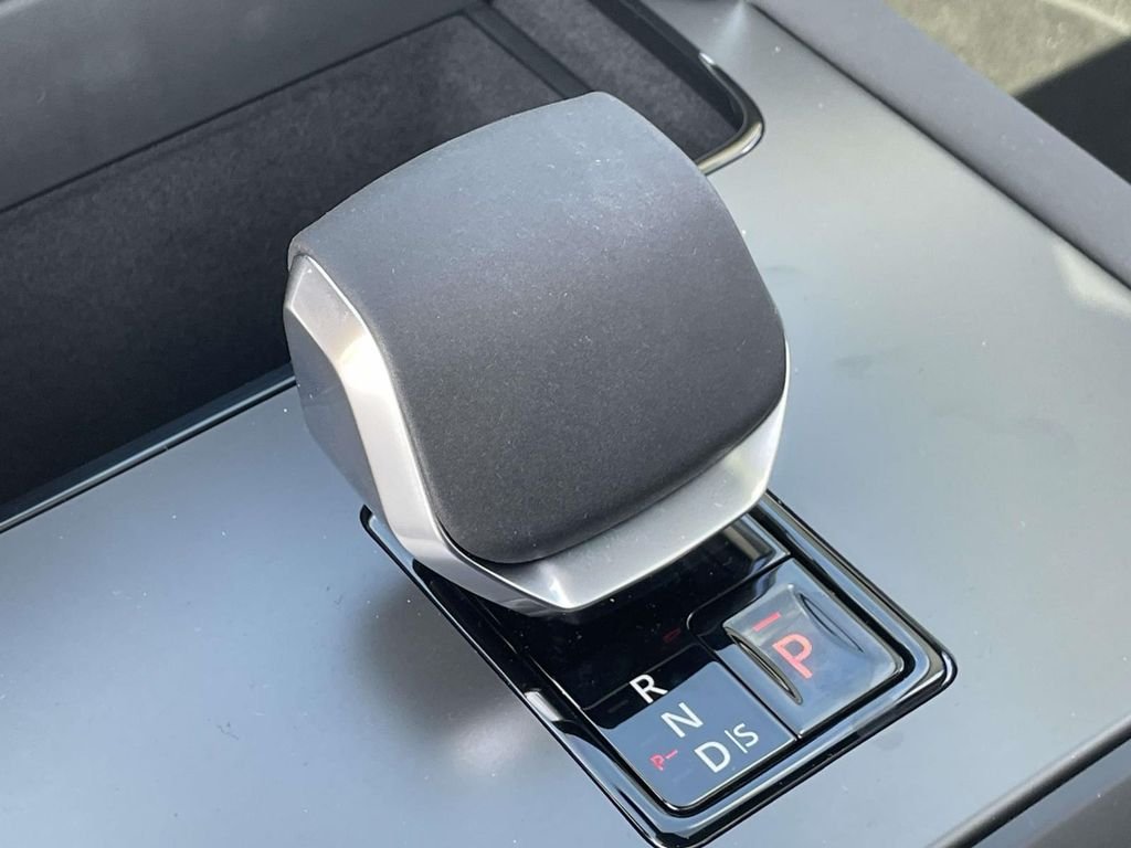 New 2026 Carpathian Grey Land Rover Landmark image 32