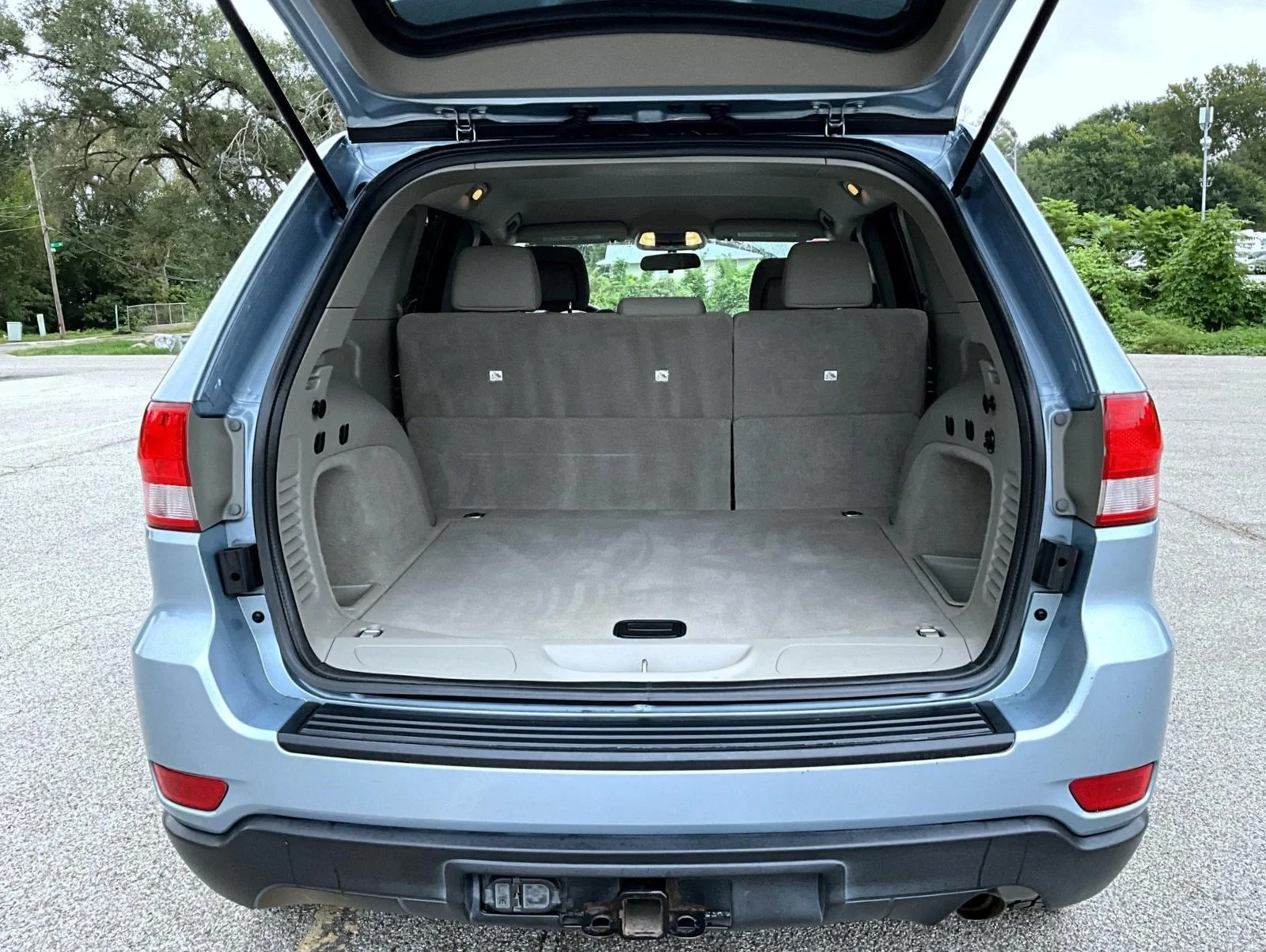 Used 2012 Beige Jeep Laredo image 9