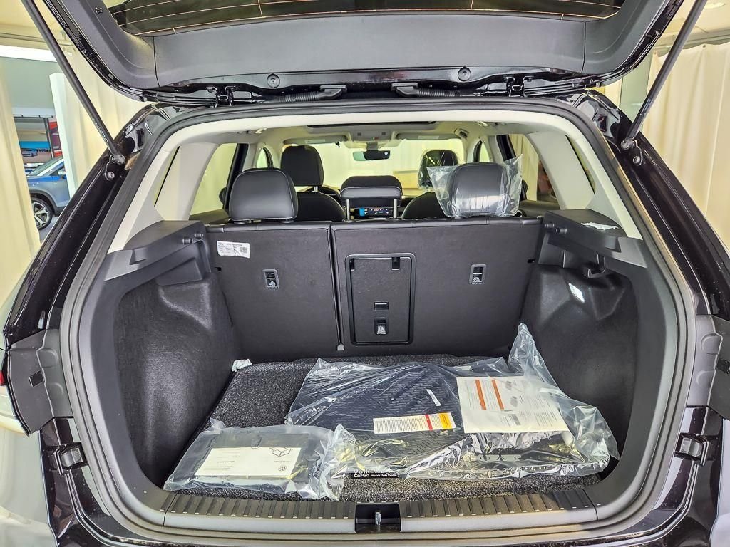 New 2026 Deep Black Pearl Volkswagen 1.5T SE Black image 16