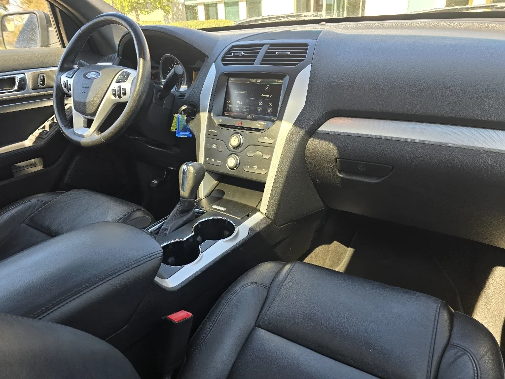 Used 2015 Magnetic Metallic Ford XLT image 26