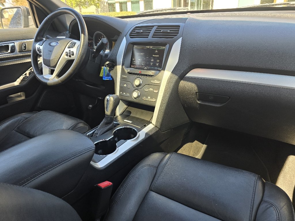 Used 2015 Magnetic Metallic Ford XLT image 26