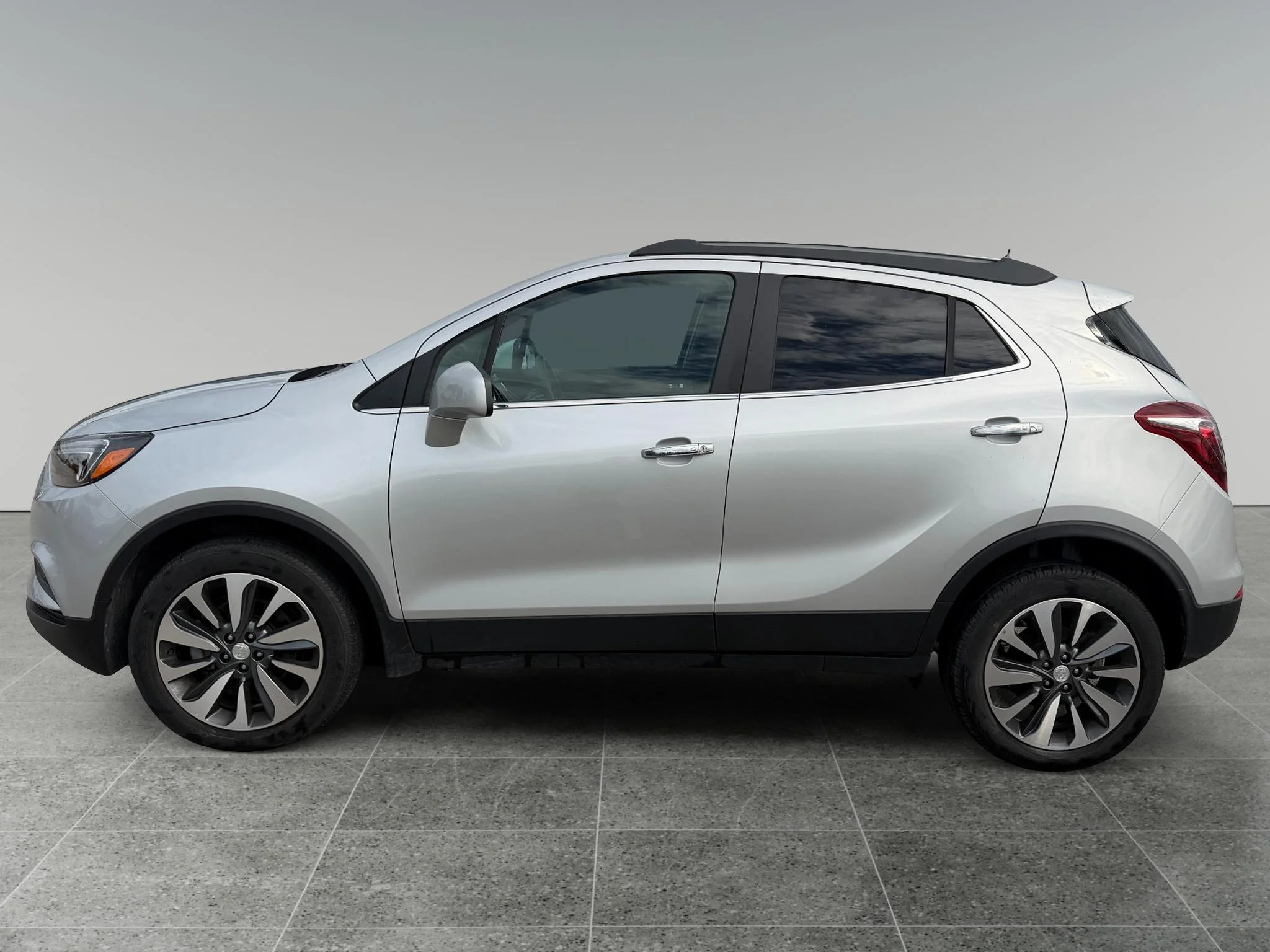 Used 2022 Quicksilver Metallic Buick Preferred image 9