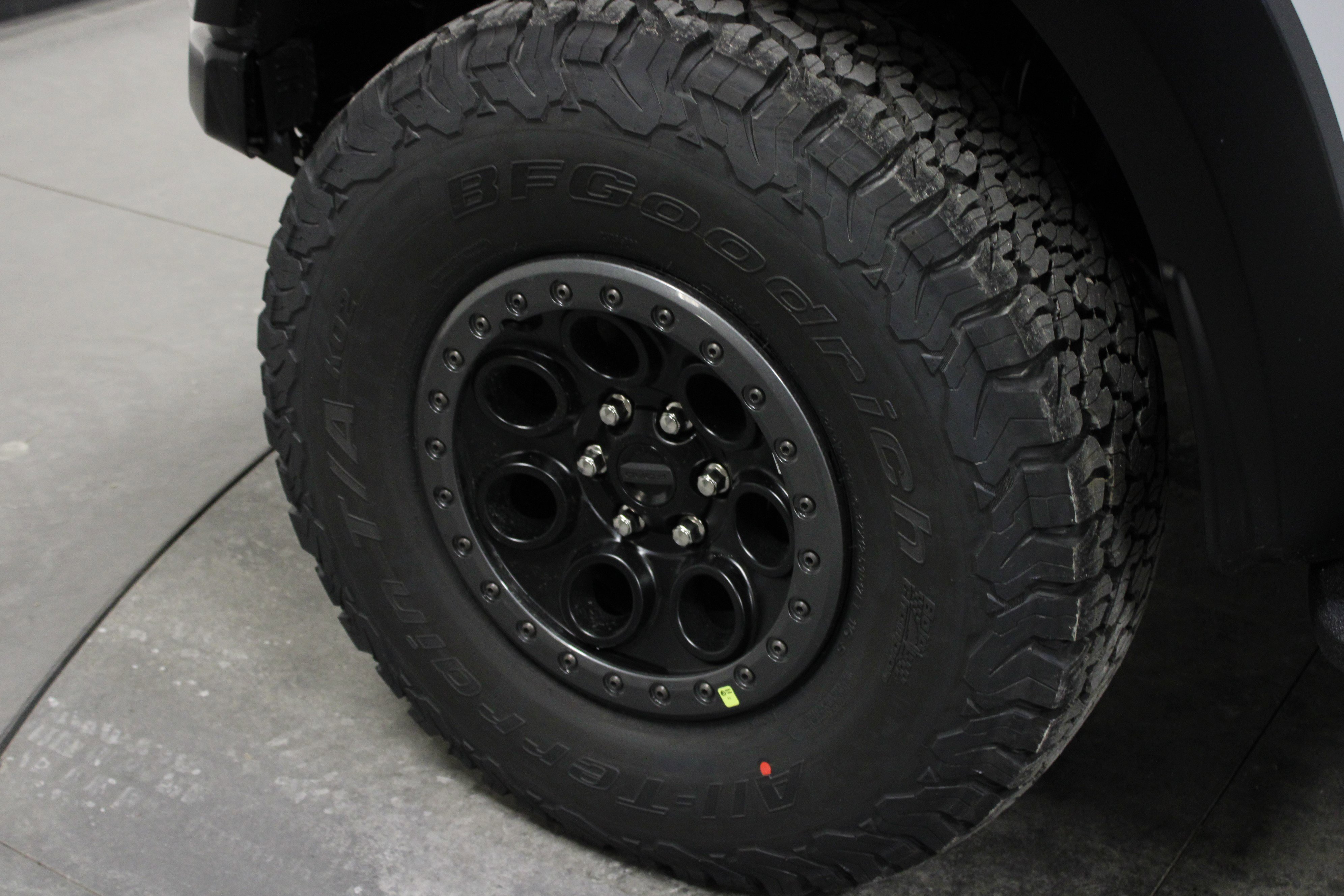 New 2025 Space White Metallic Ford Raptor image 10