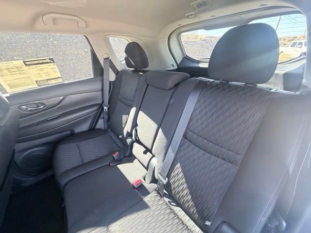 2017 Nissan Rogue SV - Photo 26