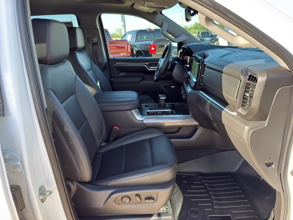 Used 2025 Summit White Chevrolet LTZ image 15