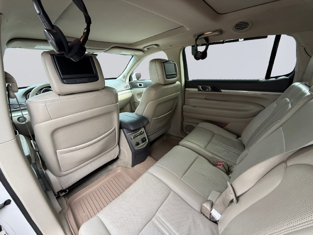 Used 2011 White Lincoln EcoBoost image 17