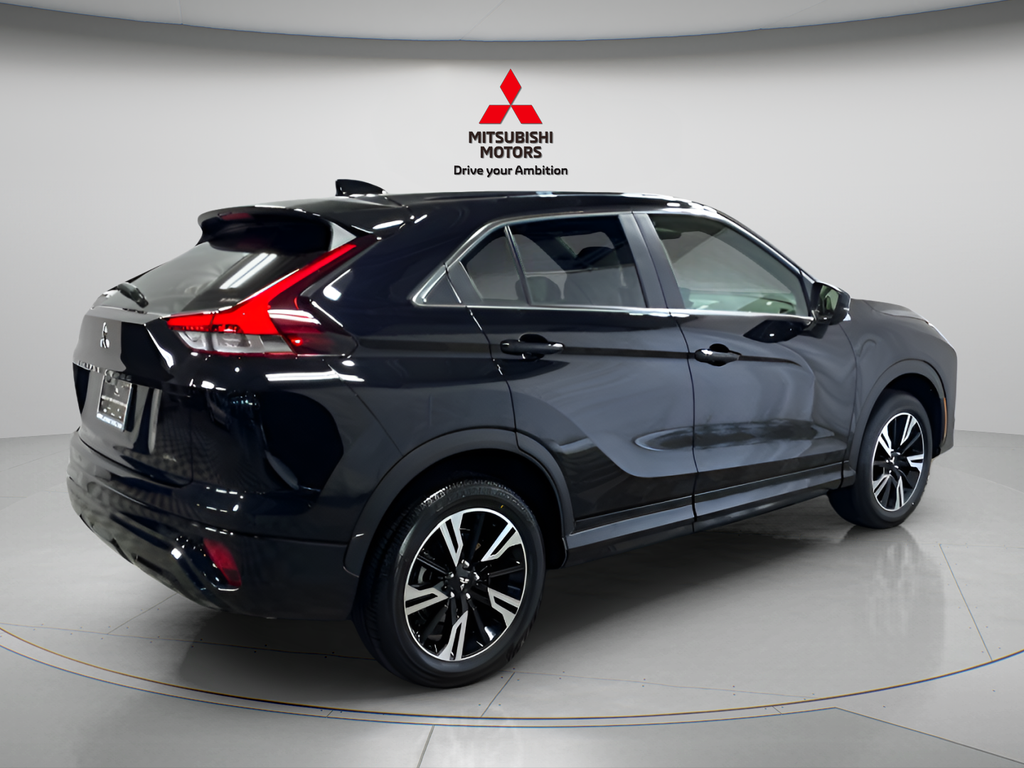 New 2026 Labrador Black Pearl Mitsubishi SEL image 3