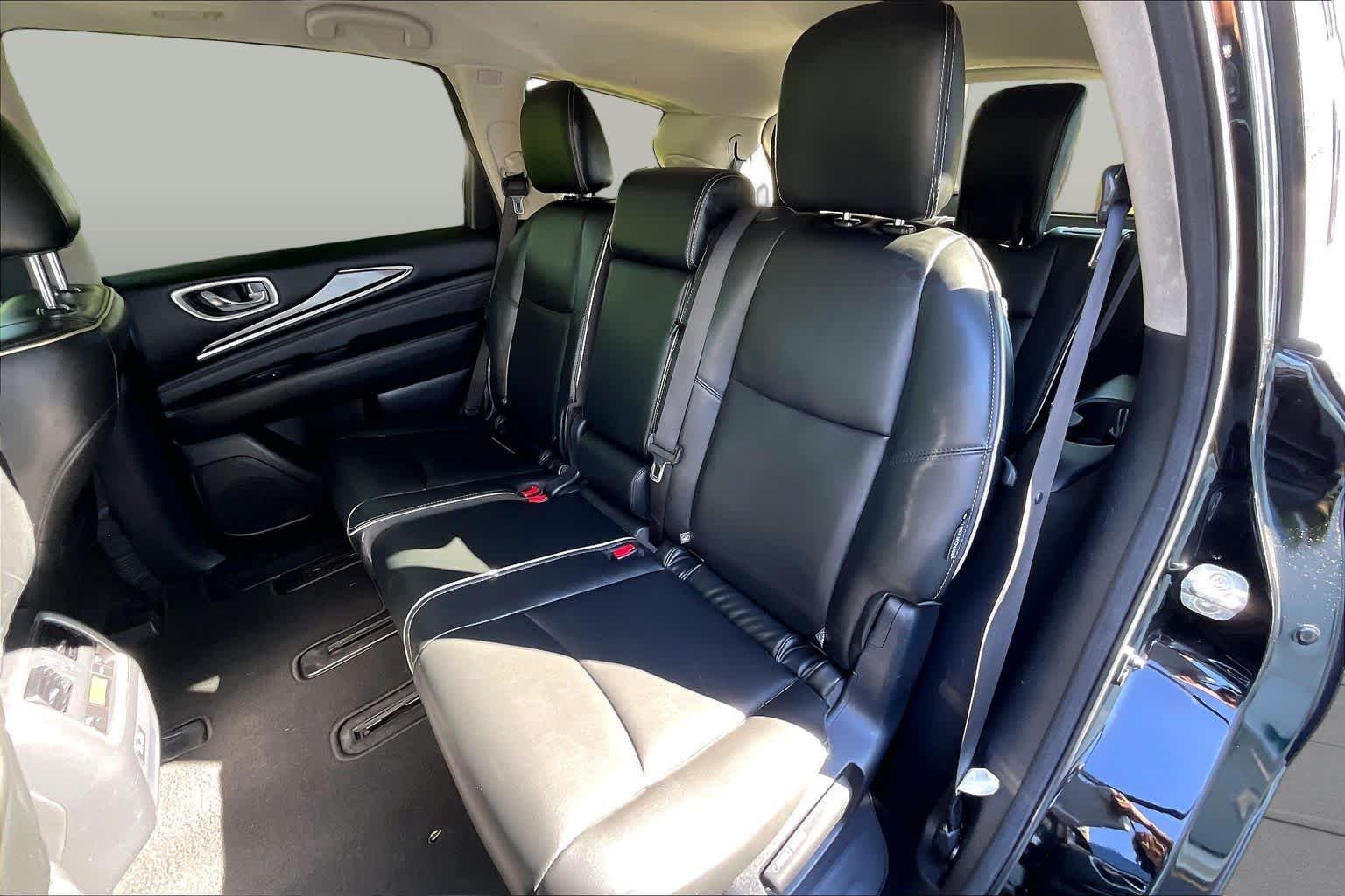 Used 2020 Black Obsidian INFINITI LUXE image 21