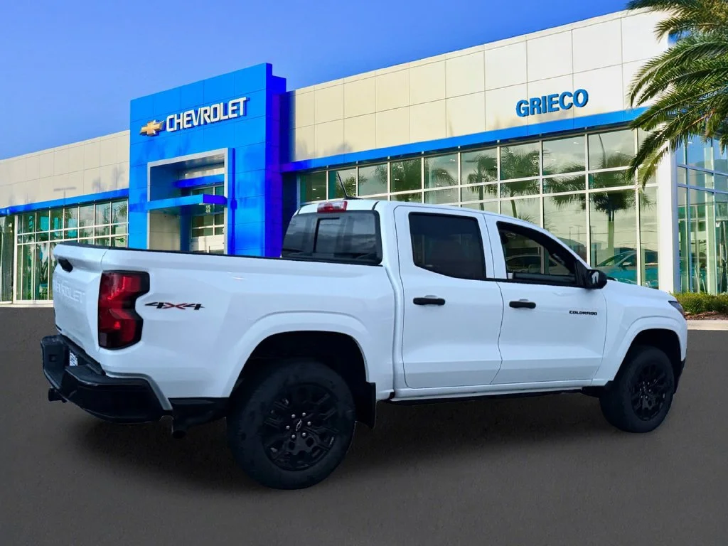 New 2026 Summit White Chevrolet WT image 7