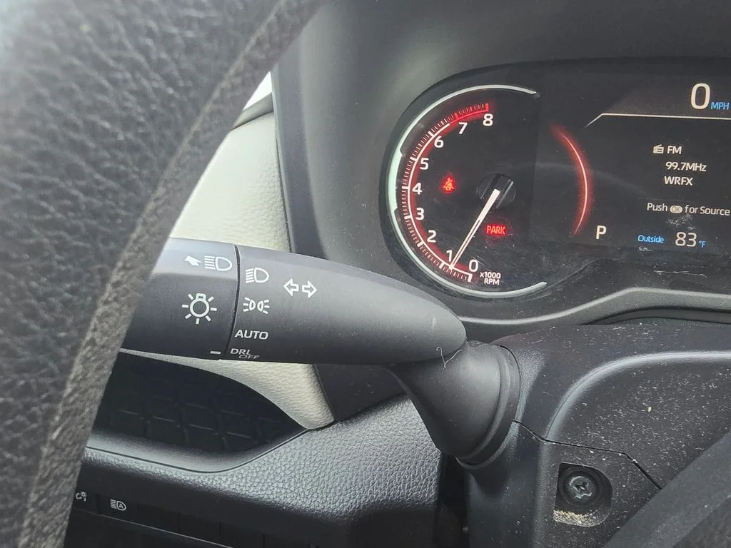 Used 2025  Toyota XLE image 21