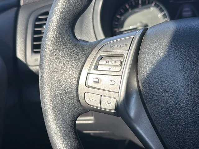 Used 2015 Blue Nissan 2.5 S image 39