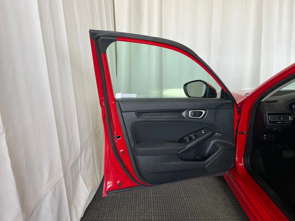 Used 2023 Red Honda LX image 18