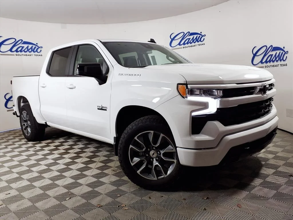 New 2026 Summit White Chevrolet RST image 2