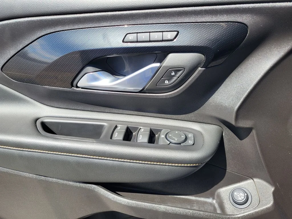 Used 2024 Riptide Metallic GMC AT4 image 18