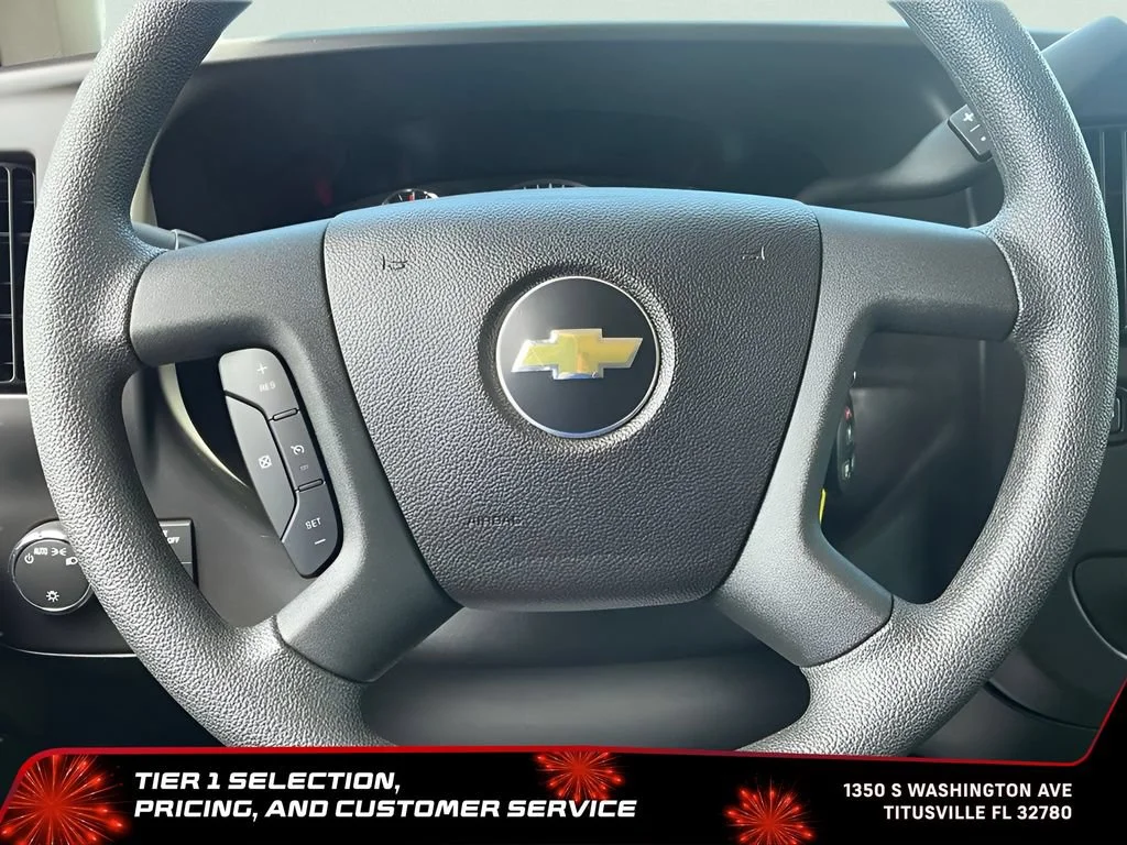 Used 2025 Summit White Chevrolet 1LT image 31