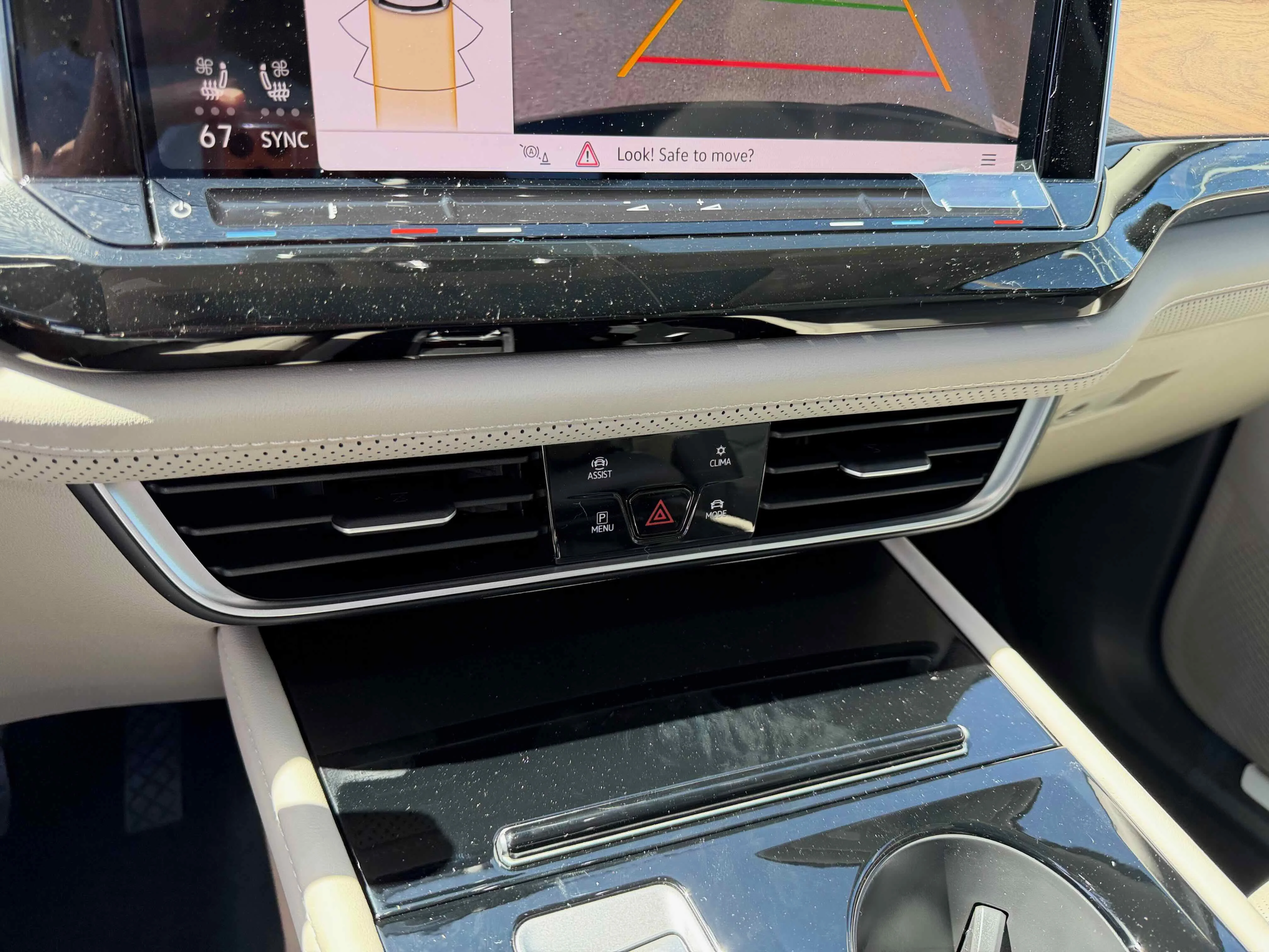 New 2026 Green Volkswagen 2.0T SE w/Technology image 22