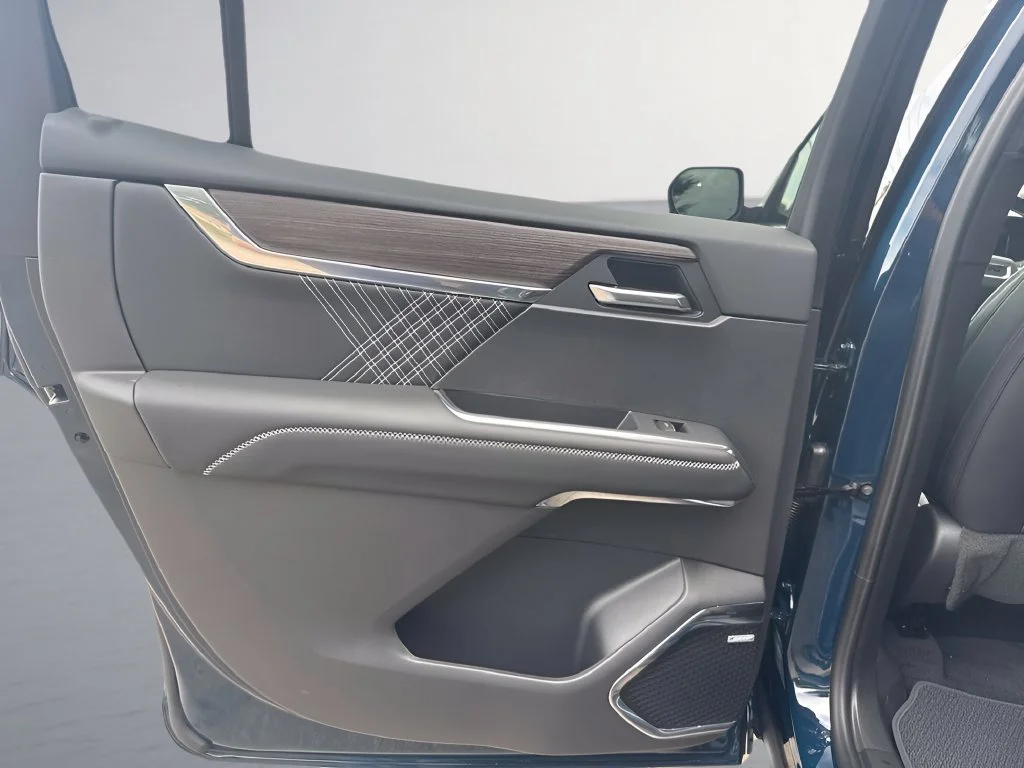 New 2027 Ink GMC Denali image 32