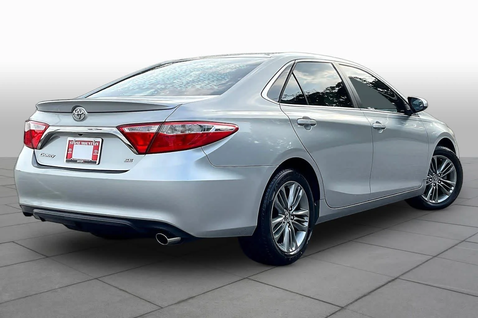 Used 2016 Celestial Silver Metallic Toyota SE image 12