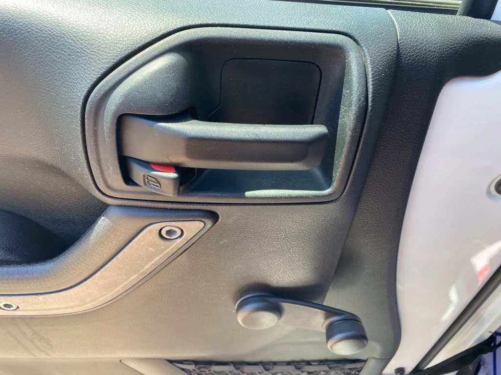 Used 2017 White Jeep Unlimited Sport image 18
