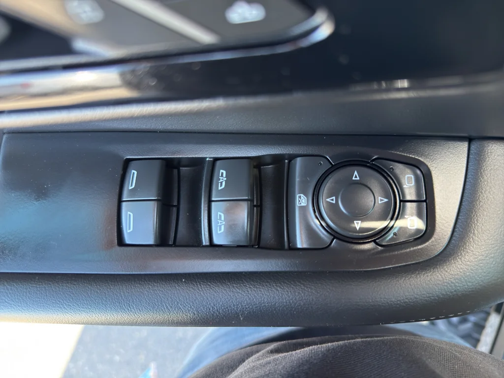 Used 2025 Gray Chevrolet Z71 image 20