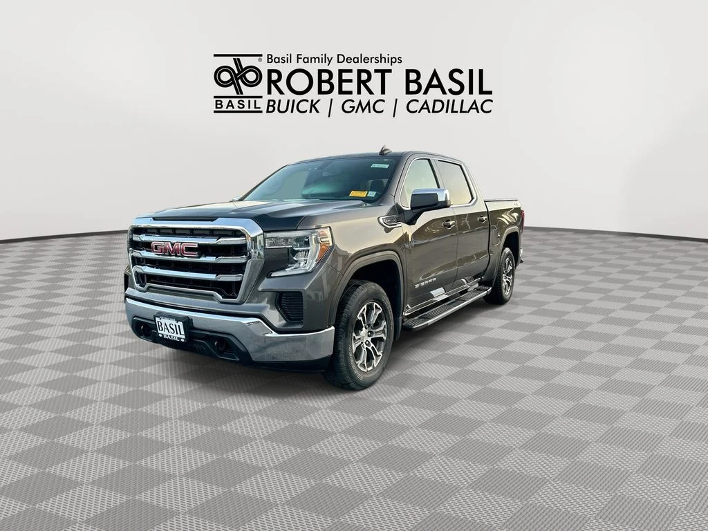 Used 2019 Gray GMC SLE image 4