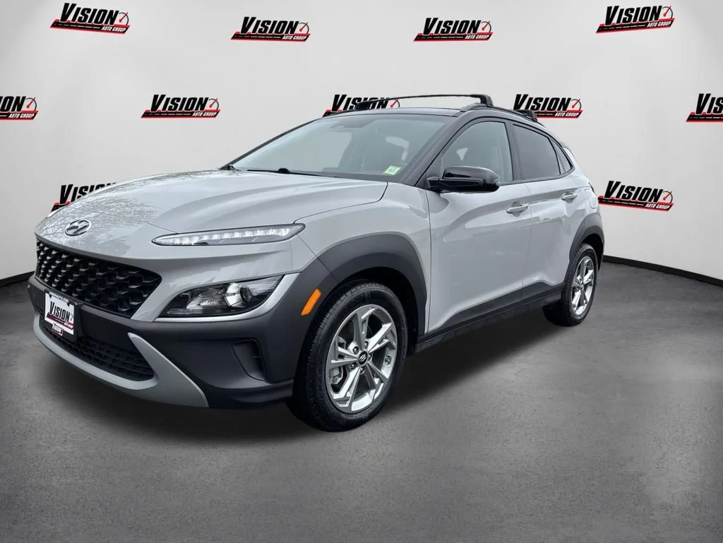 Used 2023 Silver Hyundai SEL image 9