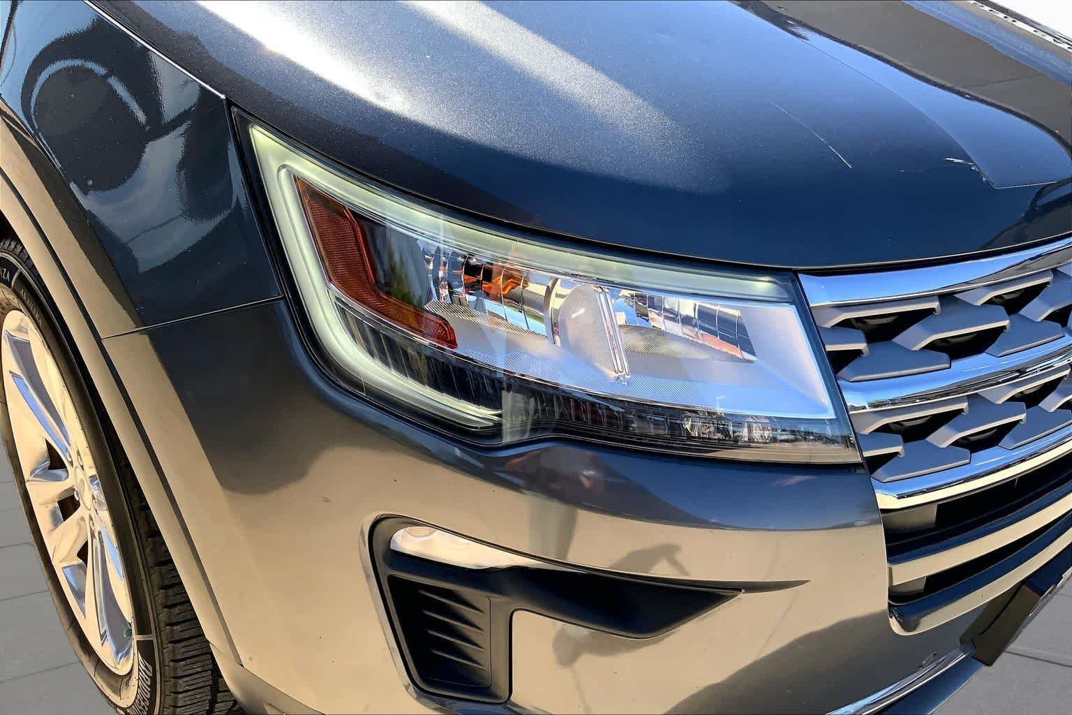 Used 2018 Magnetic Metallic Ford Limited image 26