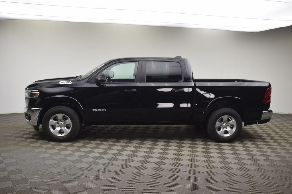 New 2026 Diamond Black Crystal Pearl-Coat Exterior Paint RAM Big Horn/Lone Star image 13