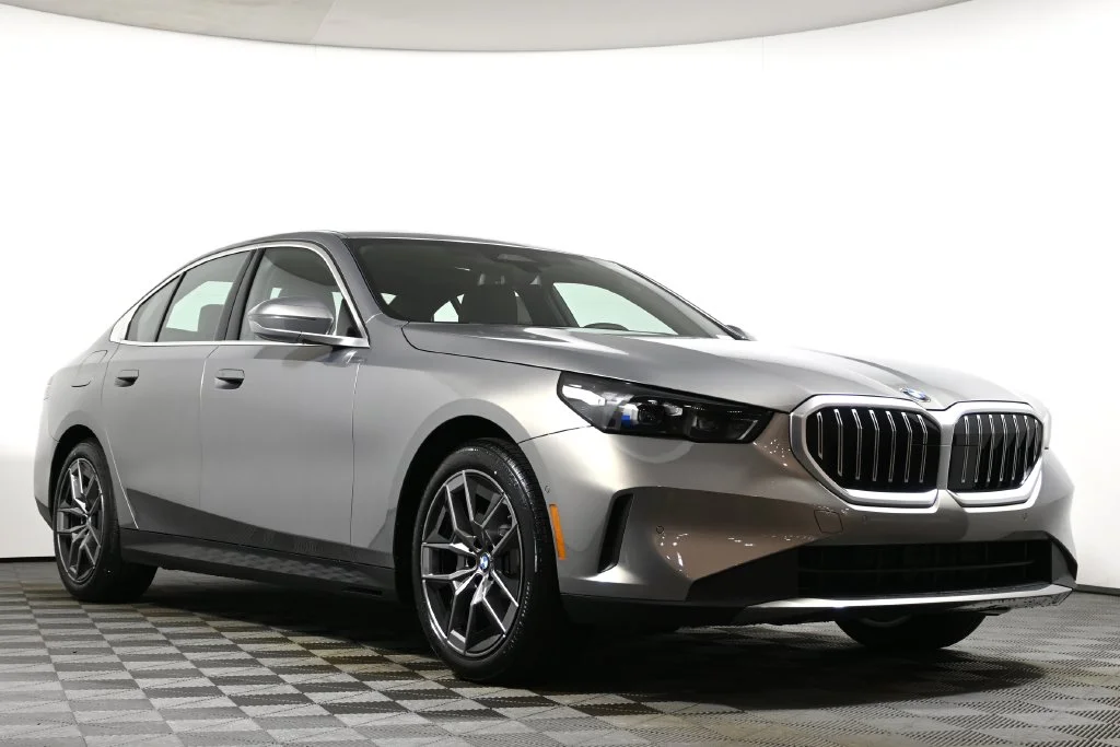 Used 2026 Gray BMW 530i xDrive image 9