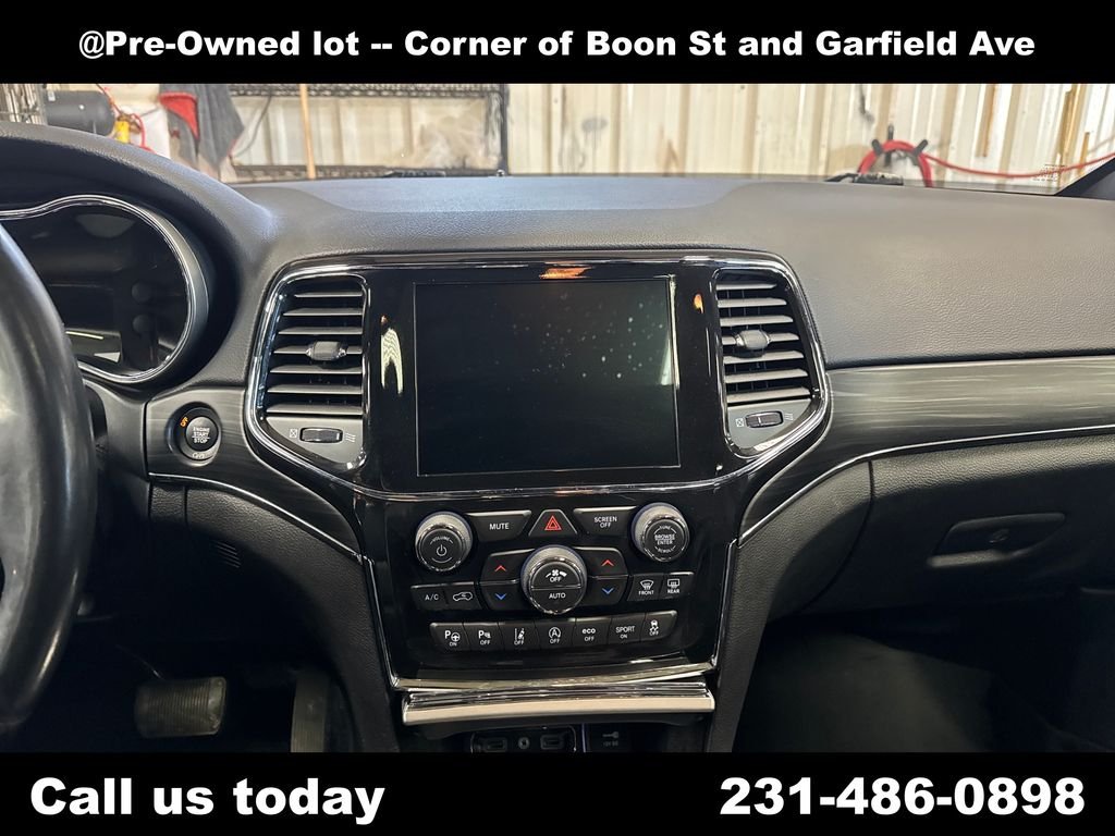 Used 2021 White Jeep 80th Anniversary Edition image 20