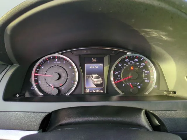 Used 2016 Black Toyota SE image 29