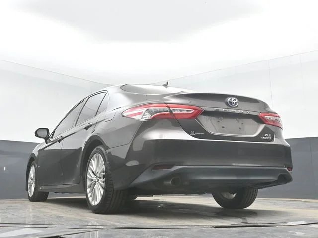 Used 2018 Brown Toyota XLE image 45