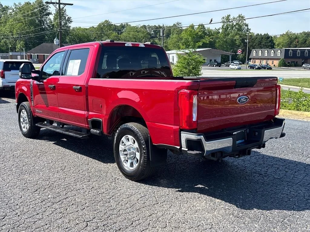 Used 2023 Red Ford XLT image 5