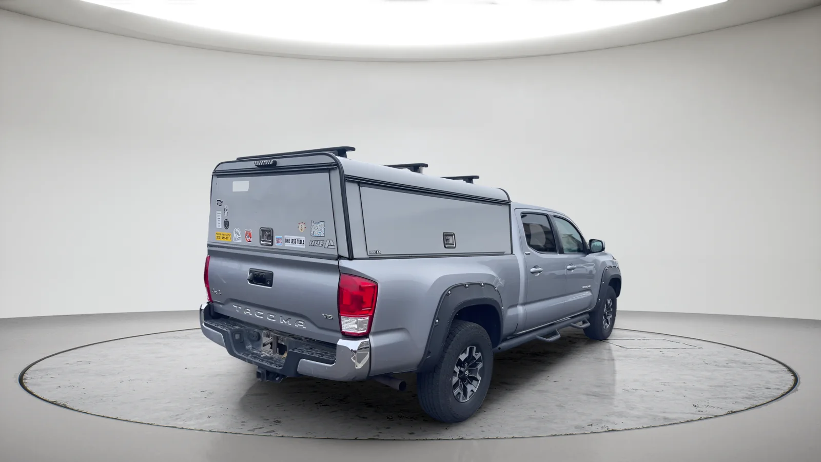 Used 2017 Silver Toyota SR5 image 7