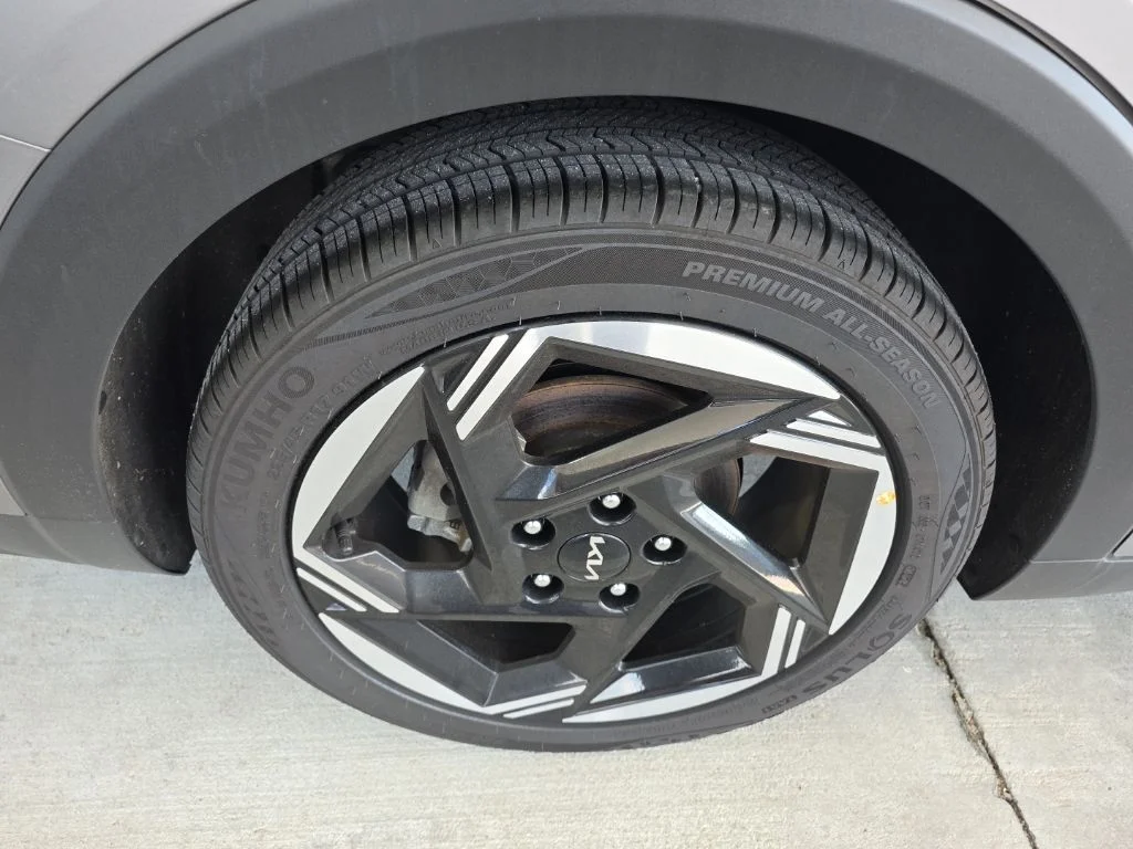 Used 2025 Gray Kia EX image 9