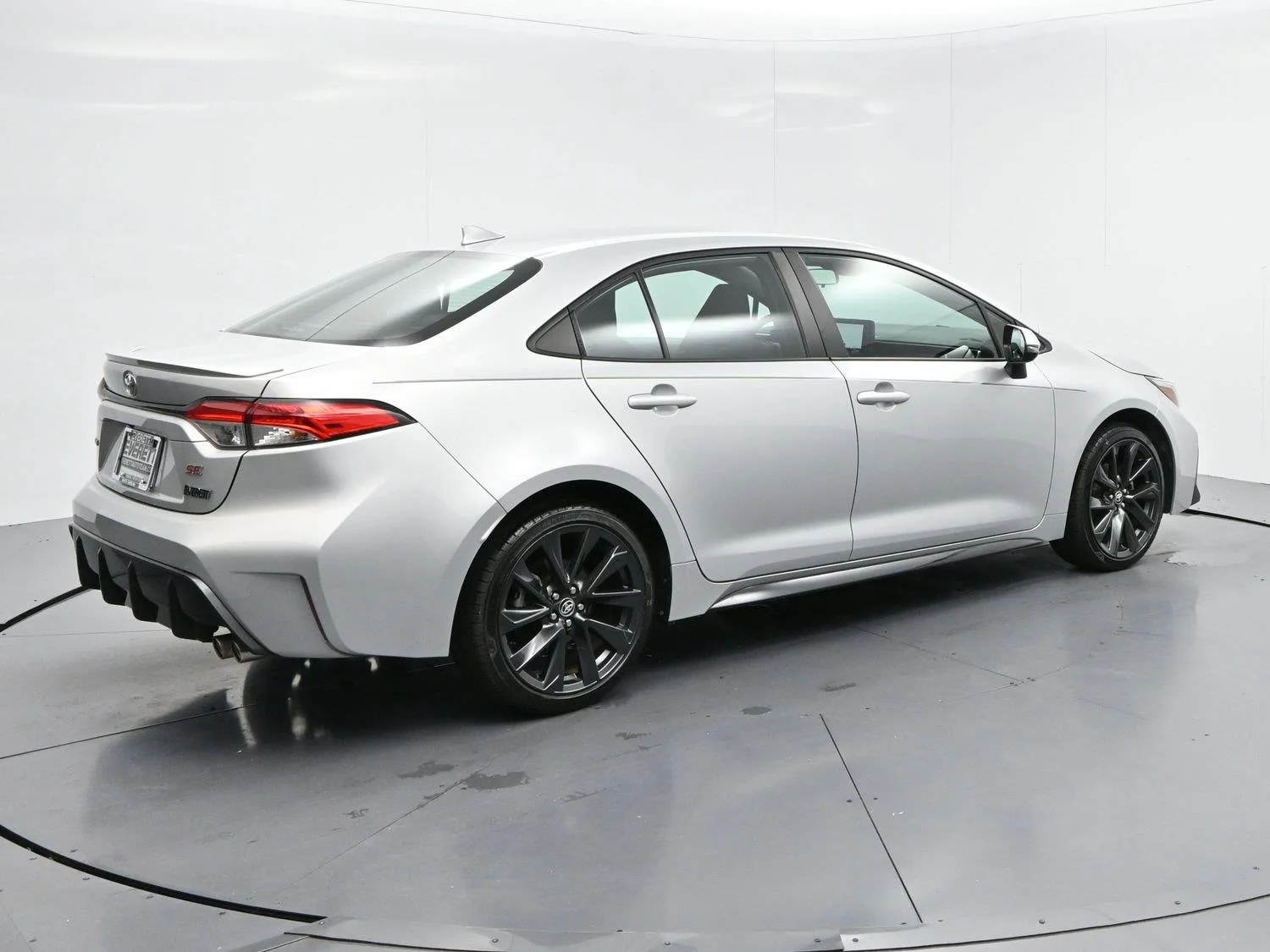Used 2023 Silver Toyota SE image 7