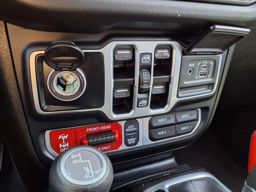 Used 2025 Black Jeep Rubicon image 10