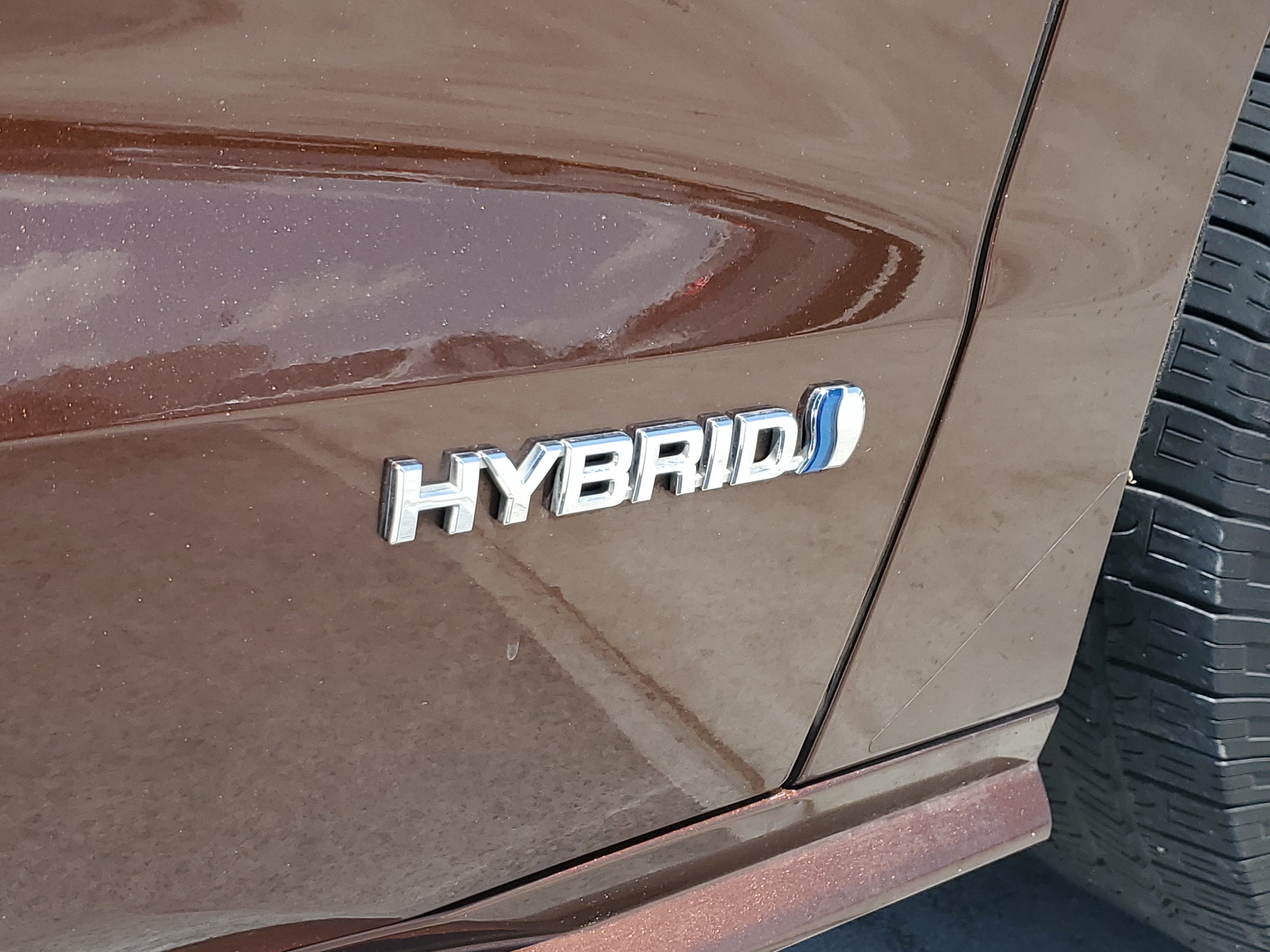 Used 2021 Sunset Bronze Toyota LE image 8