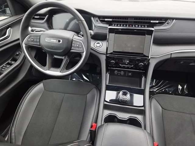 Used 2024 Silver Zynith Jeep Altitude X image 30