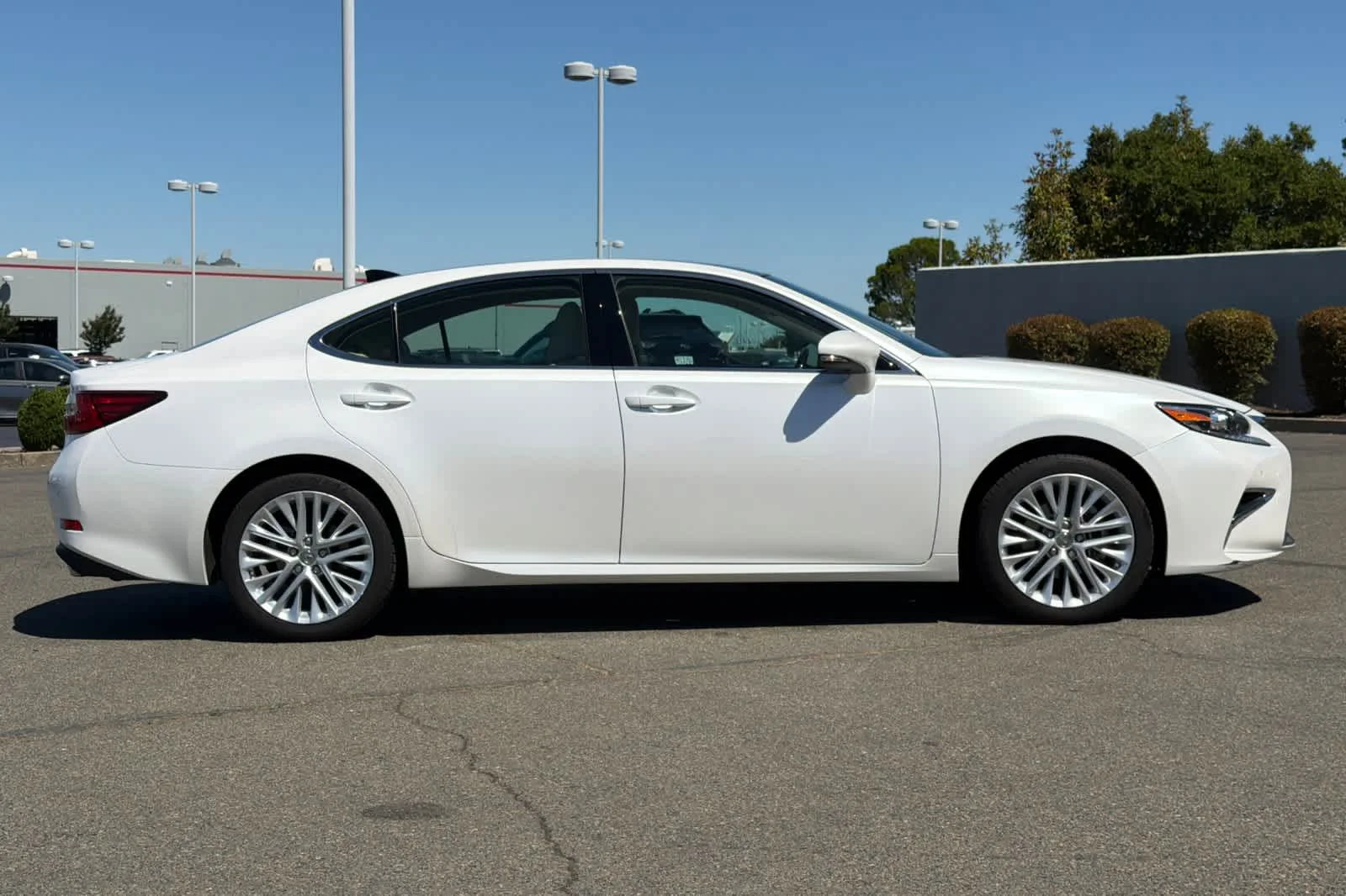 Used 2016 Eminent White Pearl Lexus  image 6