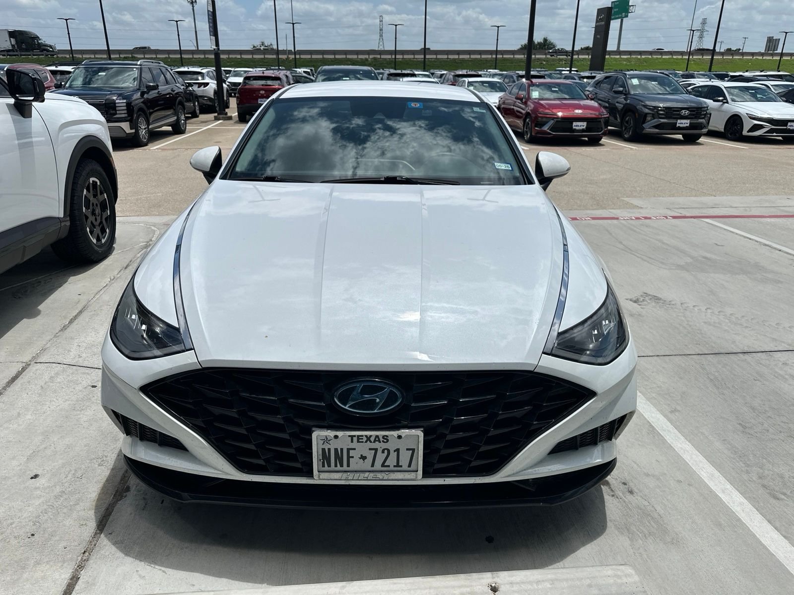 Used 2020 Quartz White Hyundai SEL image 3