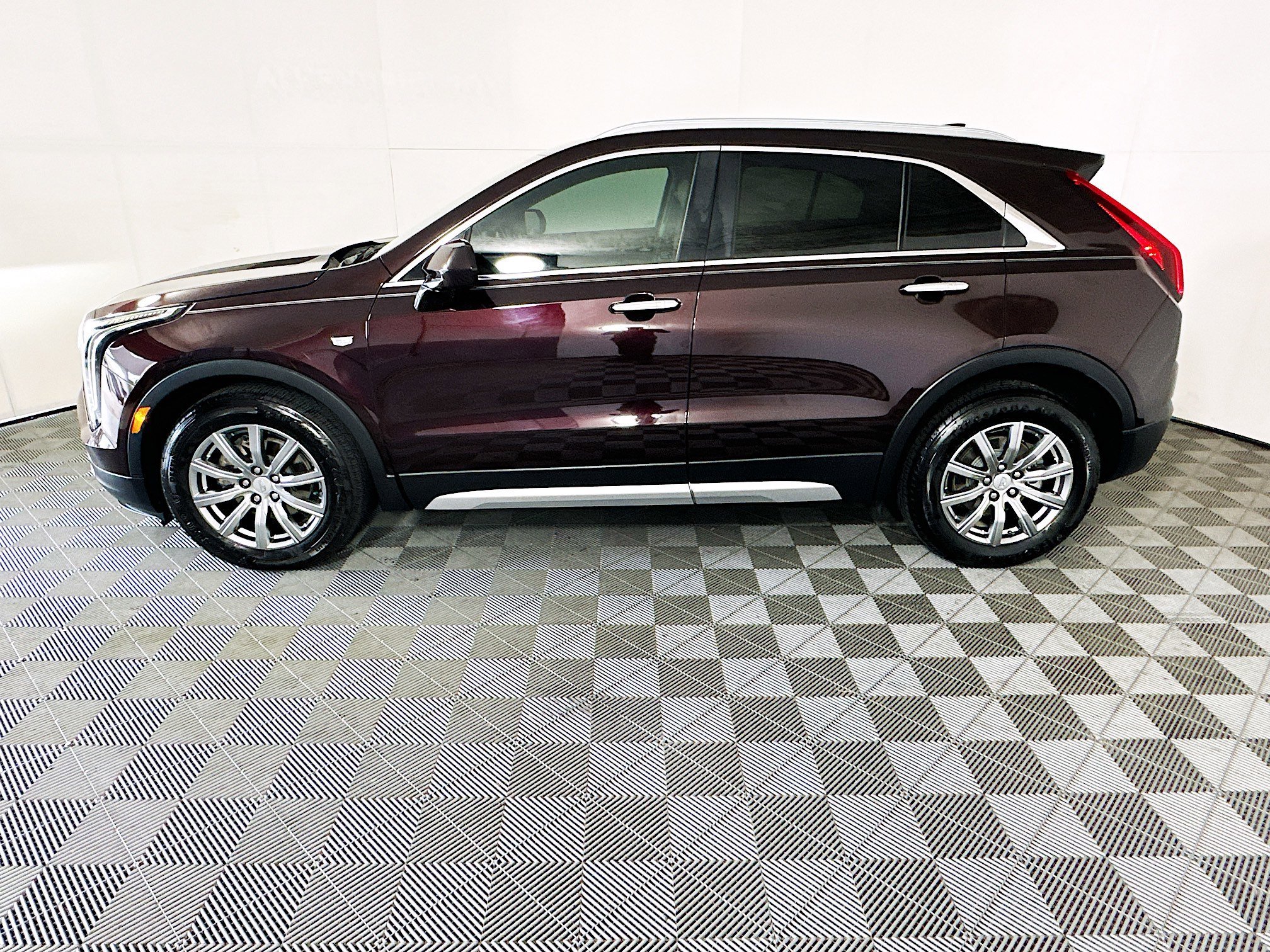 Used 2020 Garnet Metallic Cadillac FWD Premium Luxury image 6